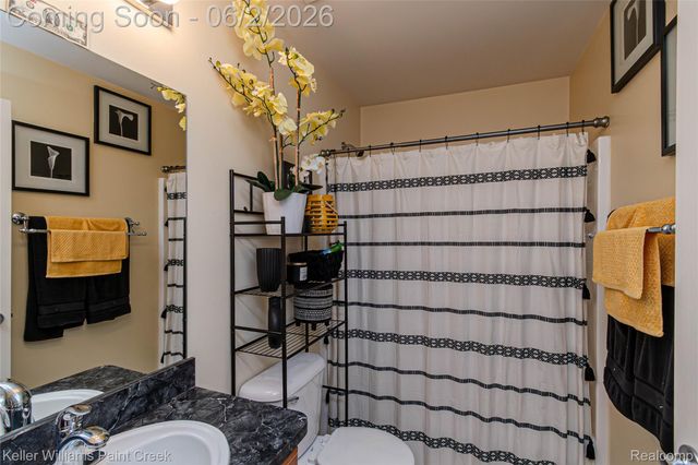 28569 Carlton Way Drive, Novi, MI 48377