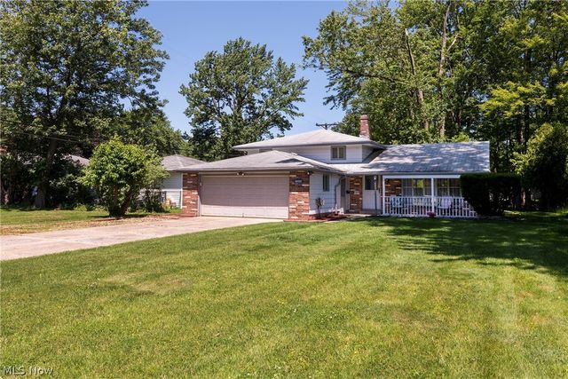 23630 Carriage Lane, North Olmsted, OH 44070
