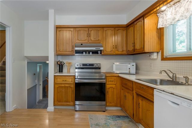 23630 Carriage Lane, North Olmsted, OH 44070