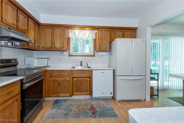 23630 Carriage Lane, North Olmsted, OH 44070