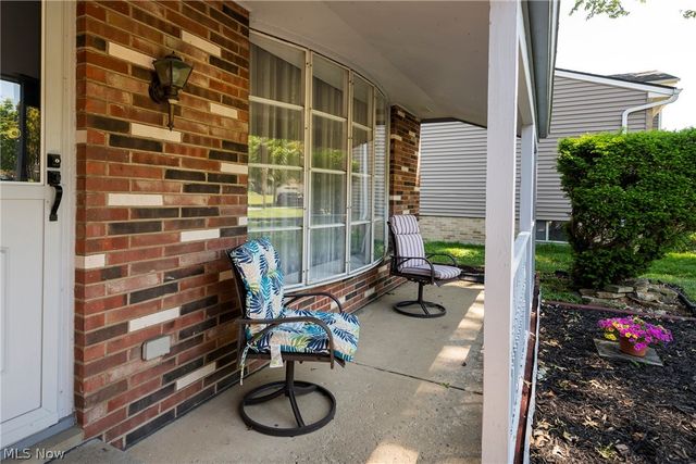 23630 Carriage Lane, North Olmsted, OH 44070