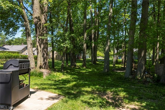 23630 Carriage Lane, North Olmsted, OH 44070