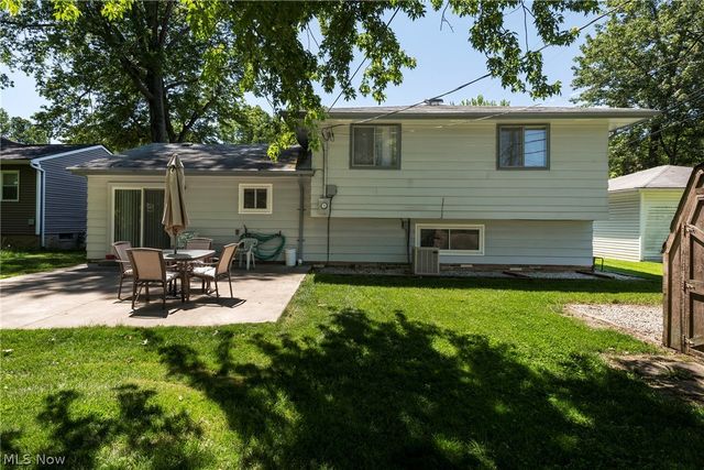 23630 Carriage Lane, North Olmsted, OH 44070