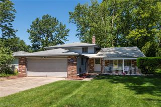 23630 Carriage Lane, North Olmsted, OH 44070
