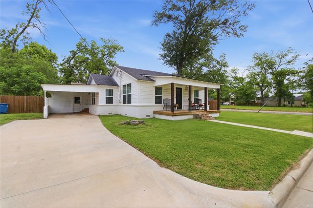 307 Locust Street, Winnsboro, TX 75494