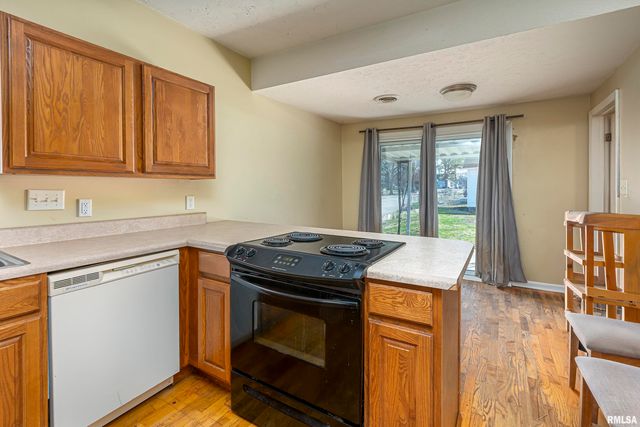 1500 W TYLER Street, Herrin, IL 62948