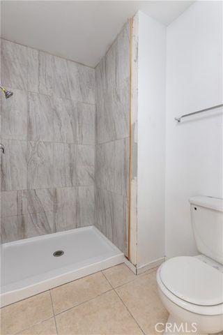 2512 N Tustin D, Santa Ana, CA 92705