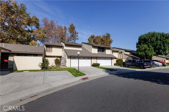 2512 N Tustin D, Santa Ana, CA 92705