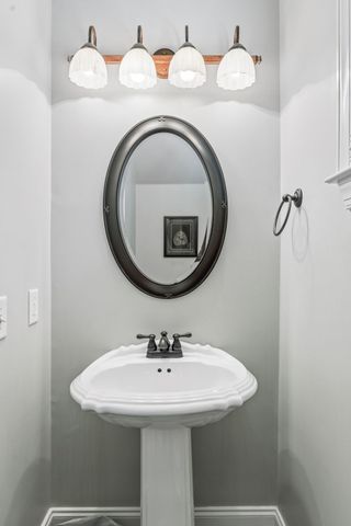 2924 Americus Dr, Thompsons Station, TN 37179