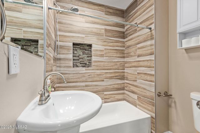 1239 N Beverly Avenue, Tucson, AZ 85712