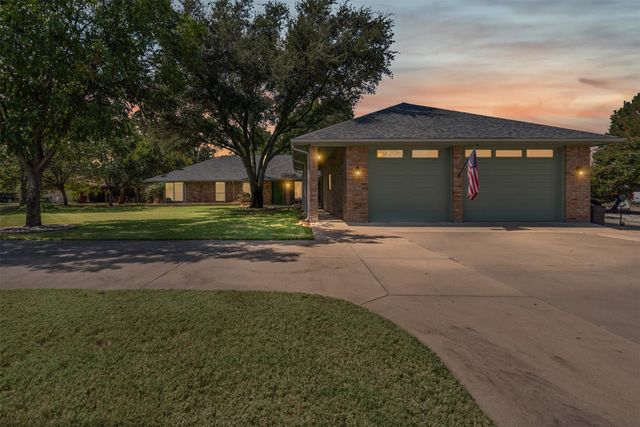 4012 Apache Trail Court, Granbury, TX 76048