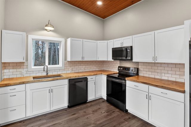 7946 Wright Road, Niles, MI 49120