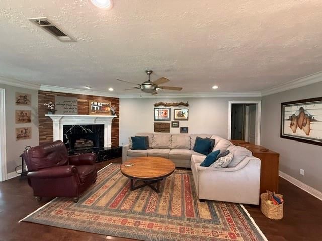 2003 Millhouse Road, Houston, TX 77073