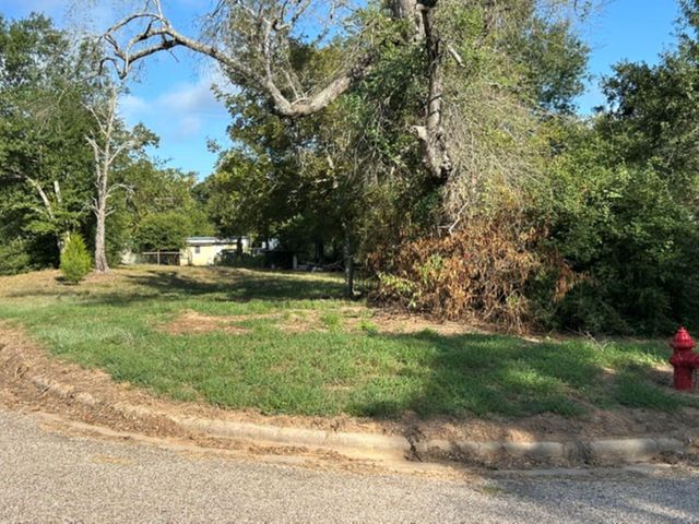 1502 15th Street, Hempstead, TX 77445
