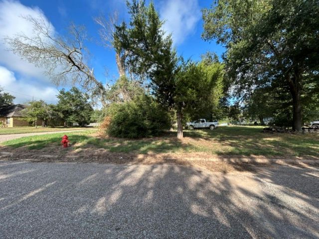 1502 15th Street, Hempstead, TX 77445