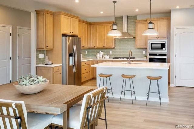2751 Dunes Court, Milford Charter Township, MI 48381