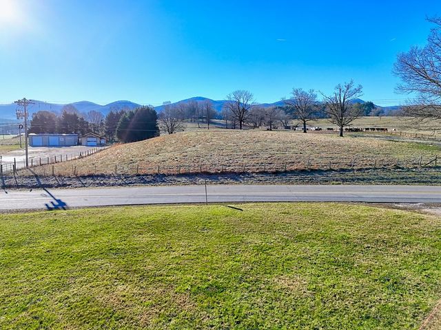 42 Jones Creek Road, Blairsville, GA 30512