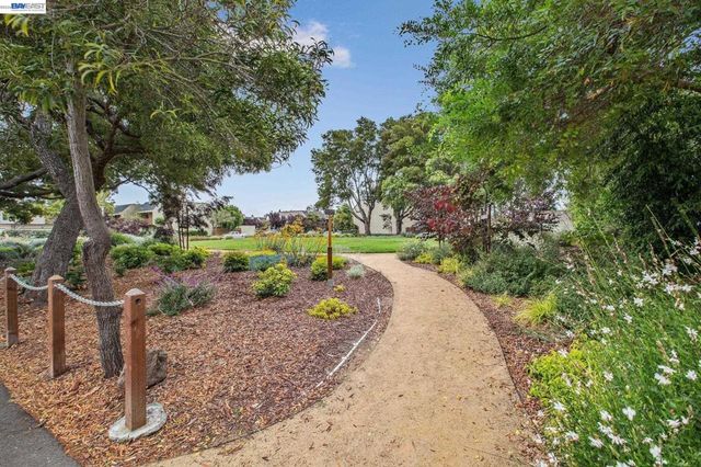 1130 Fontana Drive, Alameda, CA 94502