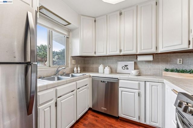 1130 Fontana Drive, Alameda, CA 94502