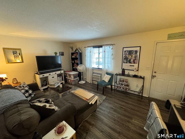 35 Mountain Village Road 16, Waterbury, CT 06706