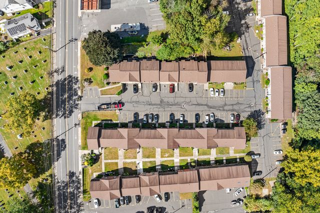 35 Mountain Village Road 16, Waterbury, CT 06706