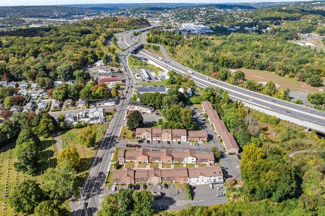 35 Mountain Village Road 16, Waterbury, CT 06706