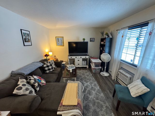 35 Mountain Village Road 16, Waterbury, CT 06706