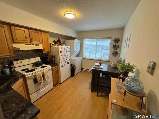 35 Mountain Village Road 16, Waterbury, CT 06706