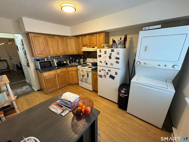 35 Mountain Village Road 16, Waterbury, CT 06706