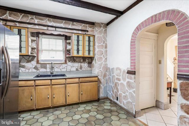 1108 WASHINGTON AVE, Martinsburg, WV 25401