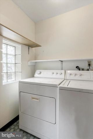 1108 WASHINGTON AVE, Martinsburg, WV 25401