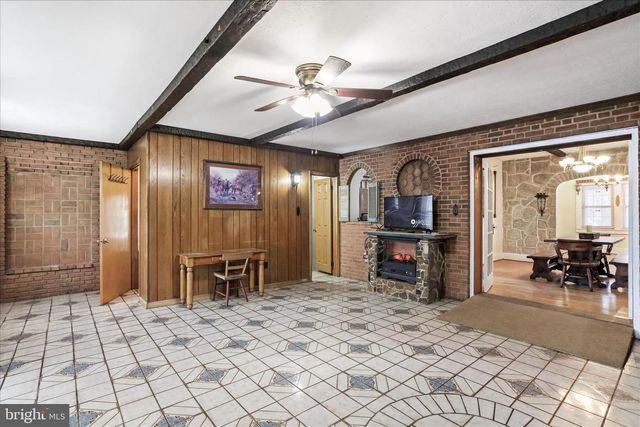 1108 WASHINGTON AVE, Martinsburg, WV 25401