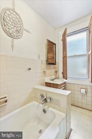 1108 WASHINGTON AVE, Martinsburg, WV 25401