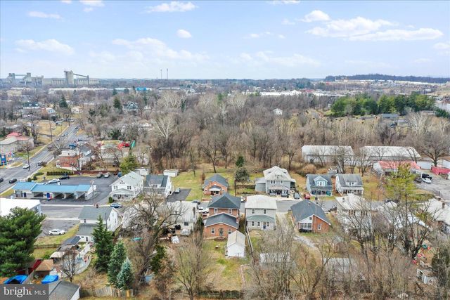 1108 WASHINGTON AVE, Martinsburg, WV 25401