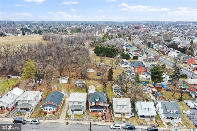 1108 WASHINGTON AVE, Martinsburg, WV 25401