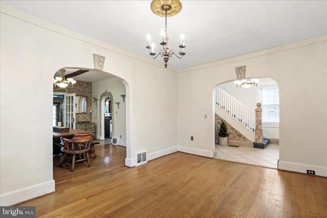 1108 WASHINGTON AVE, Martinsburg, WV 25401