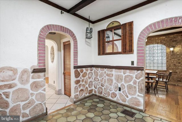 1108 WASHINGTON AVE, Martinsburg, WV 25401