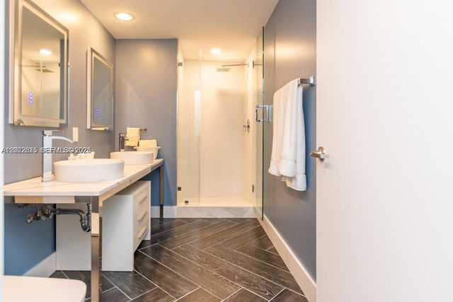 485 Brickell Avenue 2302, Miami, FL 33131