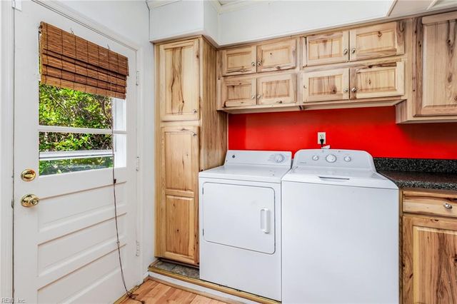 7705 Lambert PL, Norfolk, VA 23505
