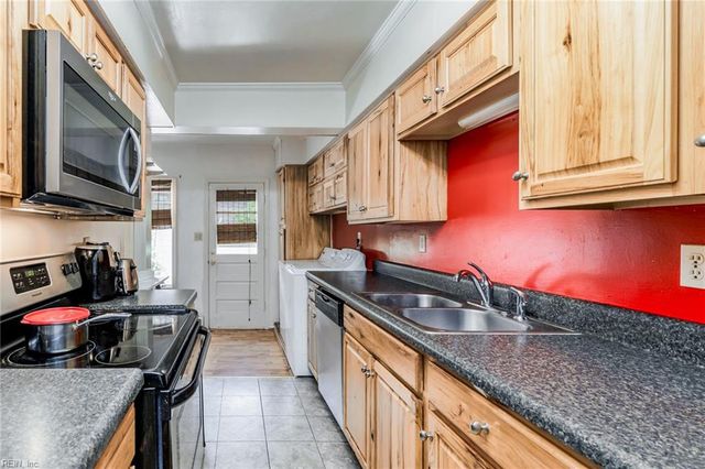 7705 Lambert PL, Norfolk, VA 23505