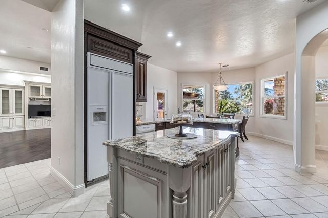 6766 E Carmalee Lane, Fresno, CA 93727