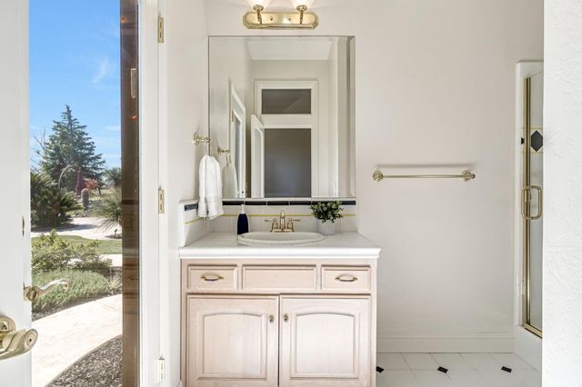 6766 E Carmalee Lane, Fresno, CA 93727