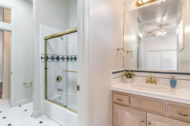 6766 E Carmalee Lane, Fresno, CA 93727