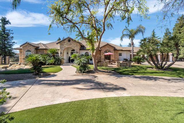 6766 E Carmalee Lane, Fresno, CA 93727