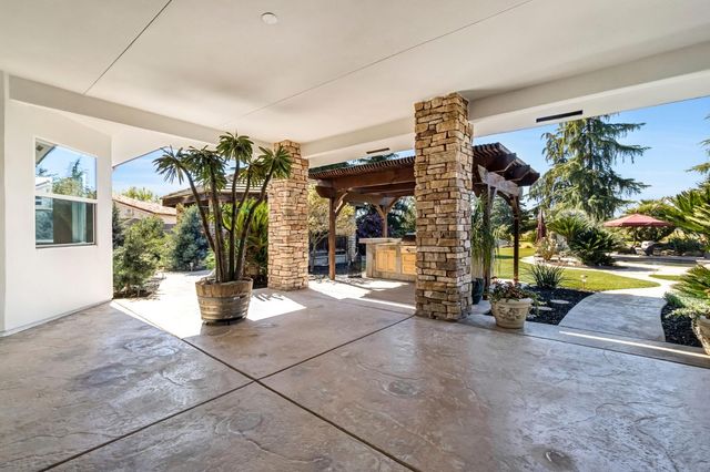 6766 E Carmalee Lane, Fresno, CA 93727