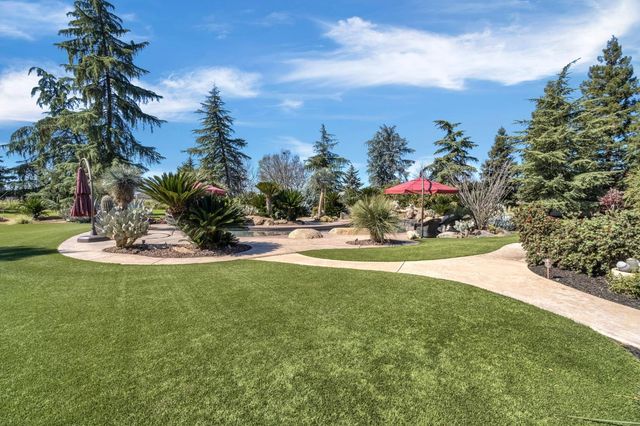 6766 E Carmalee Lane, Fresno, CA 93727