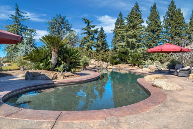 6766 E Carmalee Lane, Fresno, CA 93727