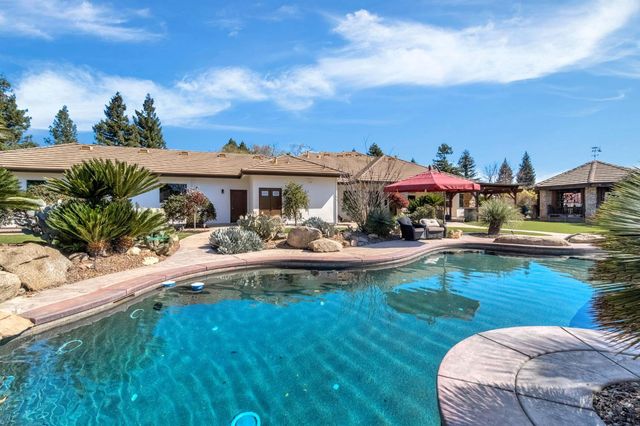 6766 E Carmalee Lane, Fresno, CA 93727