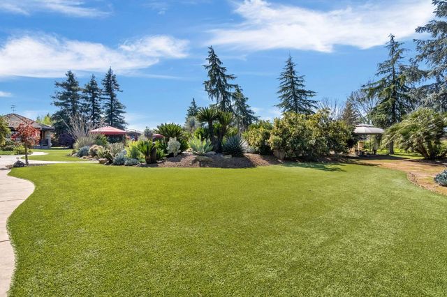 6766 E Carmalee Lane, Fresno, CA 93727