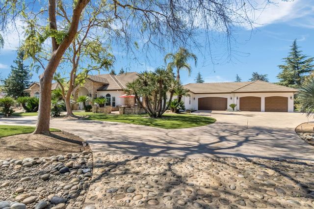 6766 E Carmalee Lane, Fresno, CA 93727